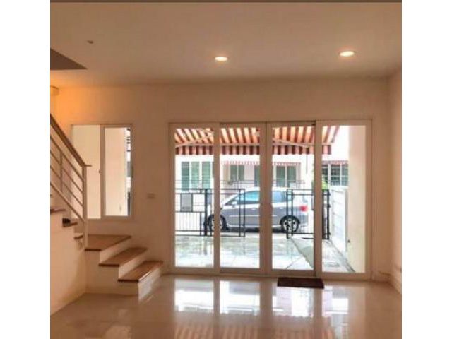 ให้เช่าทาวน์โฮม 3 ชั้น บ้านกลางเมือง S Sense