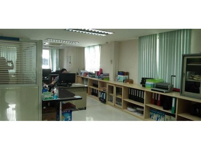 ขายอาคารสำนักงาน 3 ชั้นพร้อมผู้เช่า ทาวน์อินทาวน์