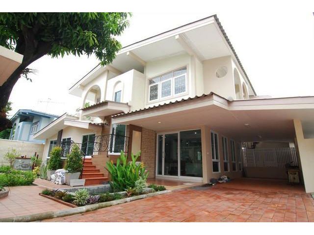 ขายบ้านเดี่ยว 2 ชั้น100 ตร.ว  ย่านอารีย์ พหลโยธิน