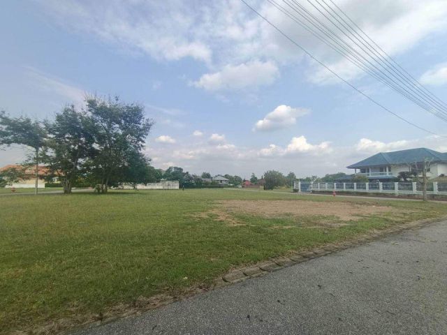 ขายด่วนที่ดินเปล่าในโครงการสวย ถมแน่น จำนวน 2 แปลง