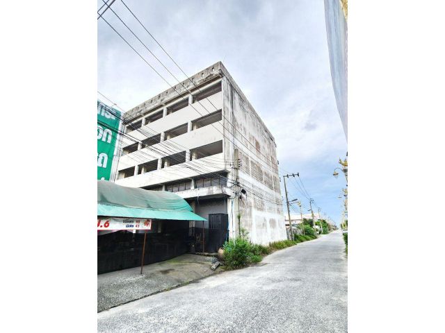 BH1876 อาคารพาณิชย์ 4.5ชั้น 4คูหา ติดถนนกิ่งแก้ว