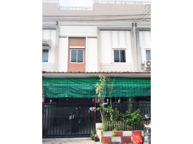 ขาย ทาวน์โฮม พร้อมอยู่ หมู่บ้าน ไลโอ เพชรเกษม 81