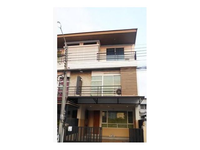 ให้เช่าทาวน์โฮม โพธิ์แก้ว เพลส  ลาดพร้าว 101