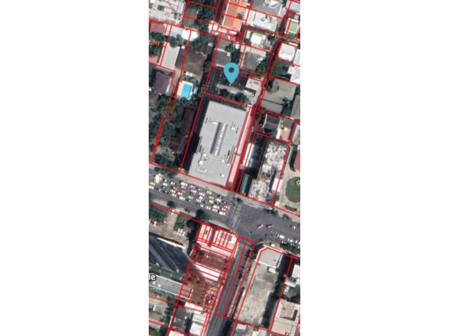 PK467ขายพื้นที่ในเมือง ห่างจากถนนเพรชบุรี 60 เมตรอยู่ในซอยเงียบสงบ เหมาะสำหรับปลูกบ้านพักอาศัย หน้ากว้าง 24 เมตร ลึก