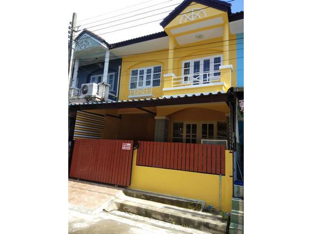 ขายด่วนทาวน์เฮ้าส์ 2 ชั้นหมู่บ้านสุธาวี