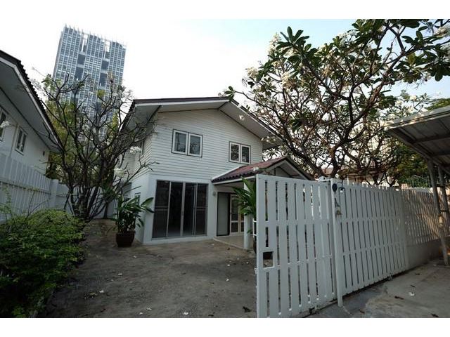 RH1205 ให้เช่าบ้านเดี่ยวย่าน สาทร ซอยสวนพลู 1