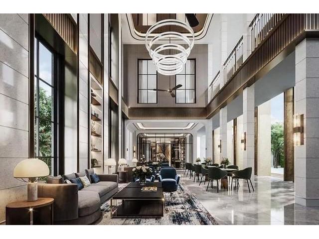 Selling Cinq Royal Krungthep kreetha