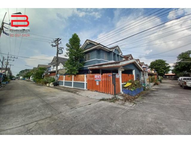 ทาวน์เฮาส์ หมู่บ้าน แพรมาพรคลอง 11 เนื้อที่ 24 ตรว. ถ.รังสิต-นครนายก อ.ธัญบุรี จ.ปทุมธานี