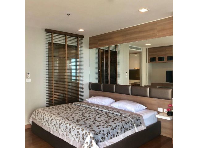 For rent the Palm wongamat beach Front B budding corner room (S03-1122)