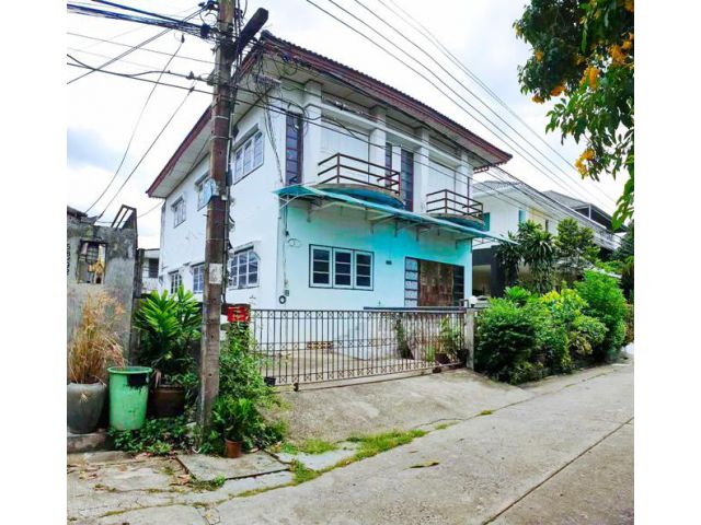 แฟชั่นไอซ์แลนด์ MRTนพรัตนราชธานี ซ.รามอินทรา68