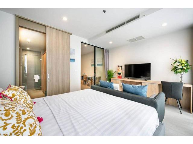 CRB1072 For Rent Noble ploenchit
