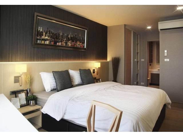 CRB1069 ปล่อยเช่าคอนโด : LIV@49 50,000 ฿ / เดือน