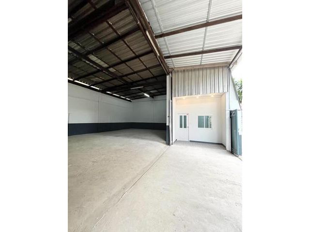For Rent โกดัง ออฟฟิศ 200 ตารางเมตร ซอยลาดพร้าว51 ใกล้ถนนลาดพร้าว