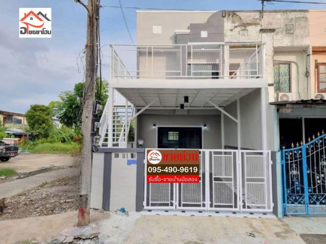 ทาวน์เฮ้าส์ 2 ชั้น พื้นที่ 22.5 ตร.ว. (หลังมุม) รีโนเวทใหม่ทั้งหลัง มีเทอเรสด้านหน้าไว้รับลม #หมู่บ้านร่มเงาไม้