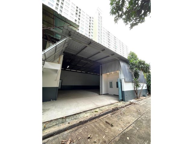 โกดังพร้อมออฟฟิศ รีโนเวทใหม่