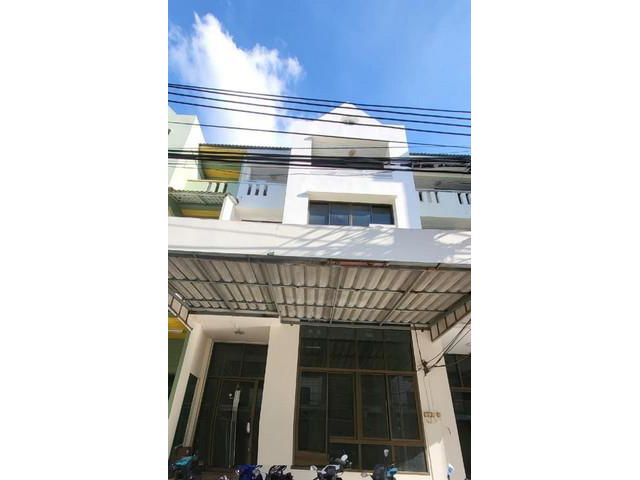 ให้เช่าโฮมออฟฟิศ 3.5ชั้น ลาดพร้าว ทาวน์อินทาวน์