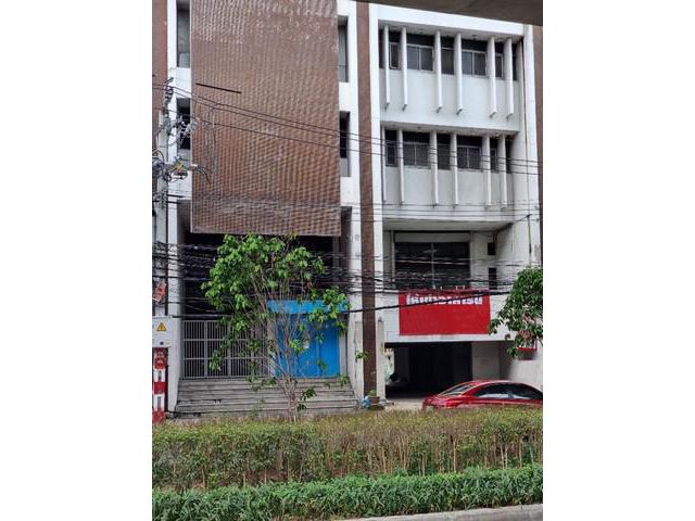 ให้เช่า อาคารสำนักงาน 4 ชั้น  ถนนเพชรเกษม