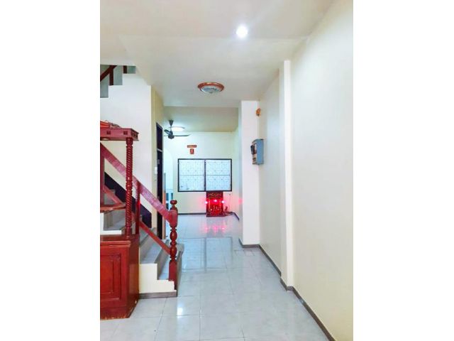 ใหญ่มาก2ชั้น 2นอน ประชาอุทิศ57-63 ม.พระจอมธนบุรี