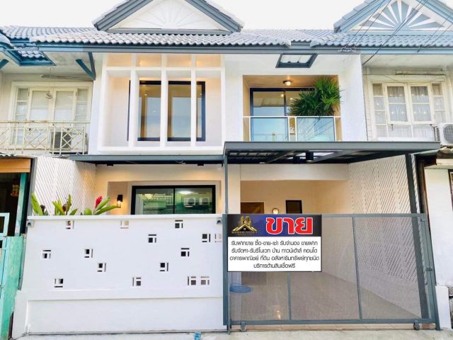 ทาวน์เฮ้าส์ 2 ชั้นถนนวัดลาดปลาดุก ทำเลบางบัวทอง #หมู่บ้านพฤกษา14B ภายในตกแต่งสวย ต่อเติมห้องครัวดูดีประตูทางเข้าทรงโค้ง