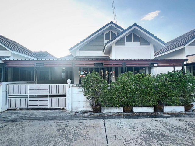 บ้านแฝดสไตล์บ้านเดี่ยว มบ.อยู่สบาย 2 พร้อมของแถม