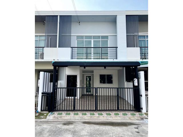 ทาวน์โฮม 2 ชั้นด้านหน้ามีระเบียงรับลม #หมู่บ้านพฤกษาทาวน์พรีเว่ รีโนเวท พร้อมอยู่ ซอยรามอินทรา 117 ใกล้รถไฟฟ้าสายสีชมพู