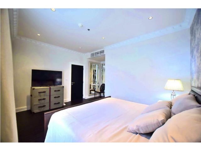 The Emporio Place - Sukhumvit 24   (S03-0002)