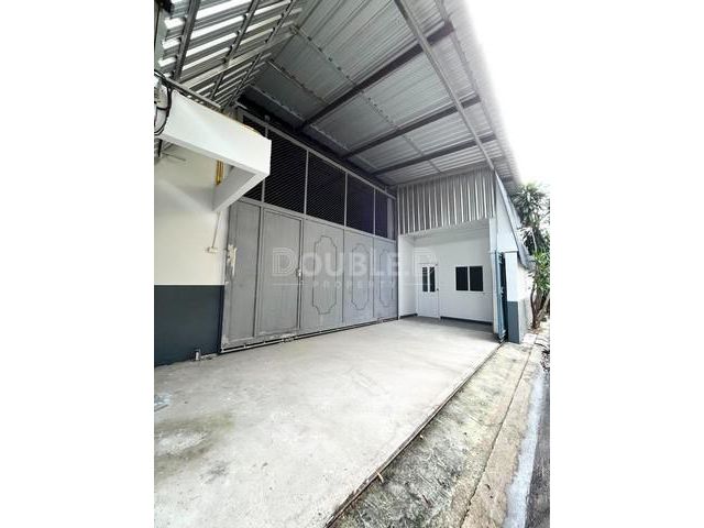 ให้เช่าโกดังพร้อมออฟฟิศ ลาดพร้าว 35k บาท