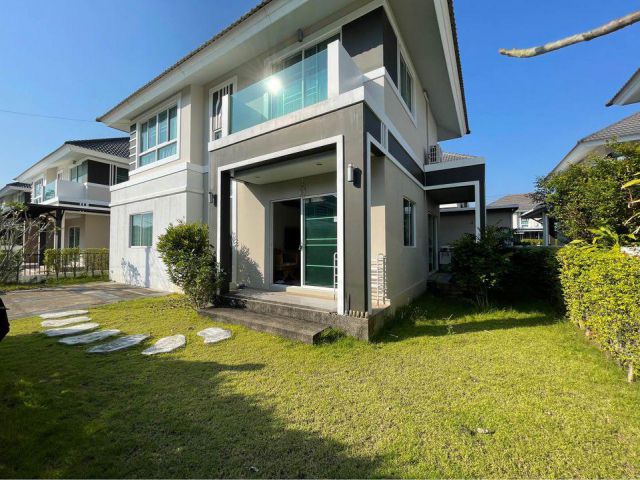 ขายบ้านเดี่ยวสองชั้นบ้านสวยหลังใหญ่มากก!อยู่ในหมู่บ้าน