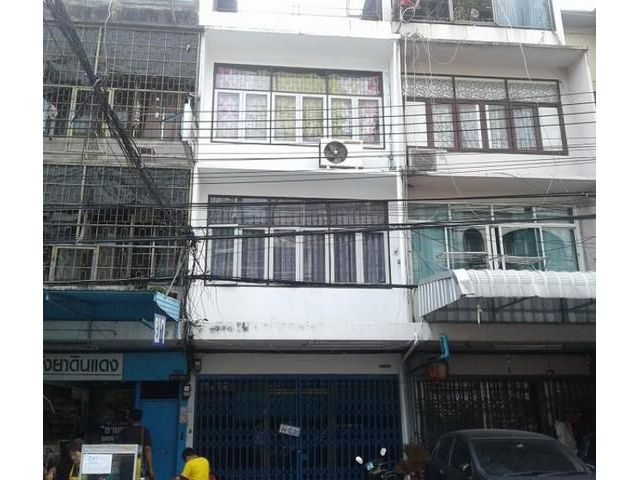 ให้เช่าอาคาร4ชั้น ใกล้สี่แยกฟอร์จูน รัชดา