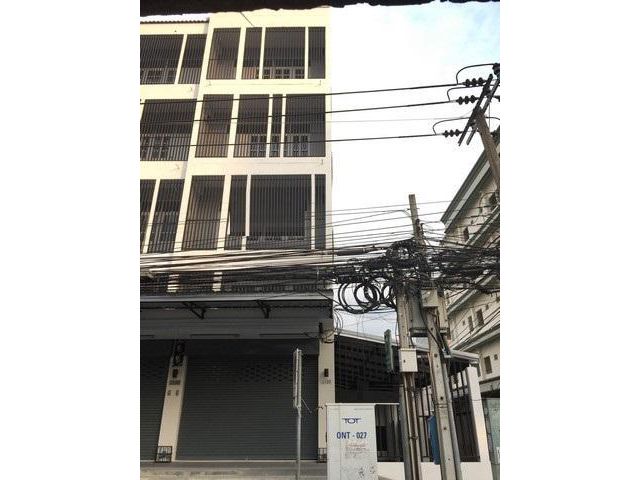 ตึกแถว 4 ชั้นหลังมุม 33 ตรว. 200 ตรม.