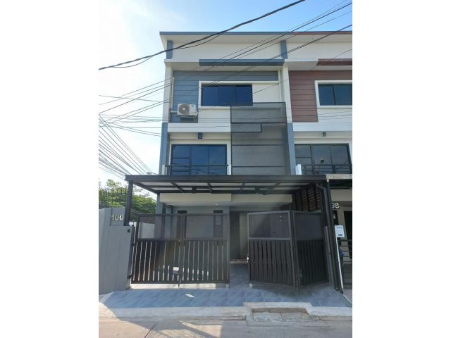 ทาวน์โฮม 3ชั้น renovate ใหม่ ซอยลาดปลาเค้า 72