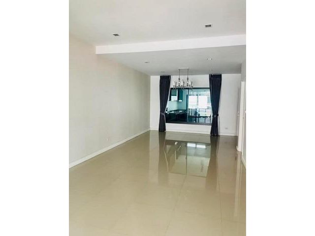 ขายทาวน์โฮม 3 ชั้น โครงการ Plex Bangna