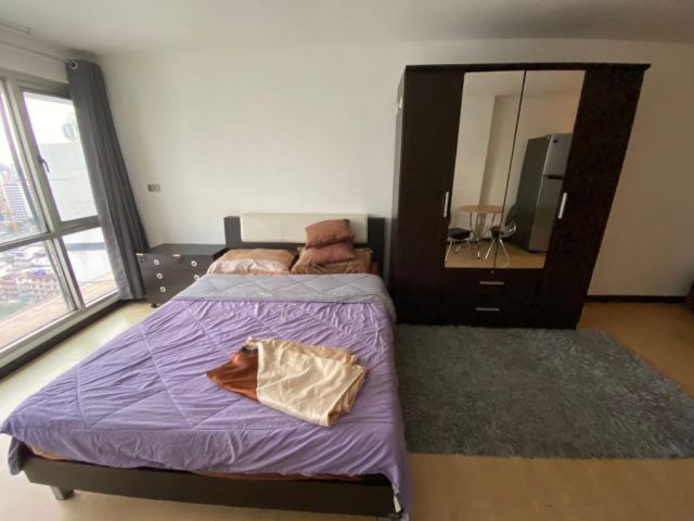 For rent sukhumvit suites Studio room near BTS NANA/BTS ASOKE (S03-1131)