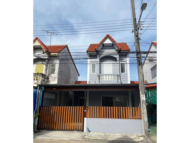 บ้านเดี่ยว 2 ชั้นปูกระเบื้องใหม่ทั้งหลัง #หมู่บ้านอมรทรัพย์ อยู่วิทยา ถนนเมน  รีโนเวทใหม่ พร้อมอยู่  ต่อเติมโรงจอดรถหน้า