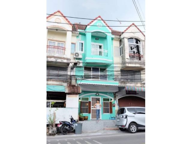 ขายด่วน ทาวน์เฮ้าส์ 2ชั้นครึ่ง (ใกล้ตลาดทวีสมาน)
