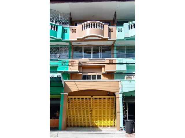 ให้เช่า ตึกแถว-อาคารพาณิชย์  ลำลูกกา หมู่บ้านเอราวัณ ทาสีใหม่สวย  9500 บาท/เดือน