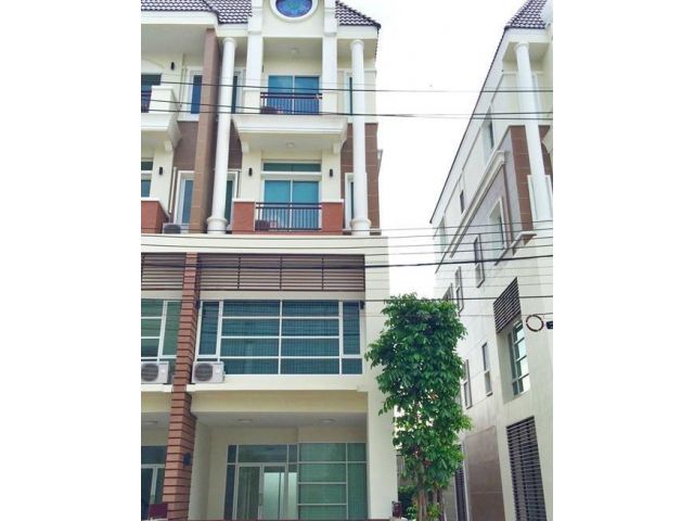 ให้เช่า ทาวน์โฮม 4 ชั้น ห้องหัวมุม ม.พรีเมี่ยม เพลส 9 นวมินทร์ - เอกมัย-รามอินทรา 2 ซอยสุคนธสวัสดิ์ 27 - 05793