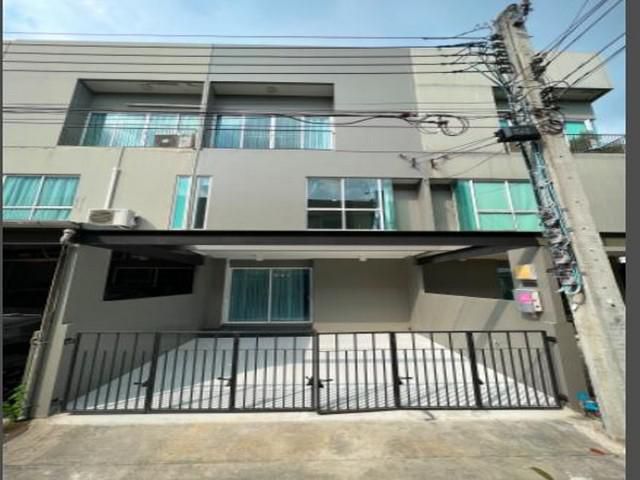 ขายทาวน์โฮม 3 ชั้น โครงการ พาทิโอ พัฒนาการ 38