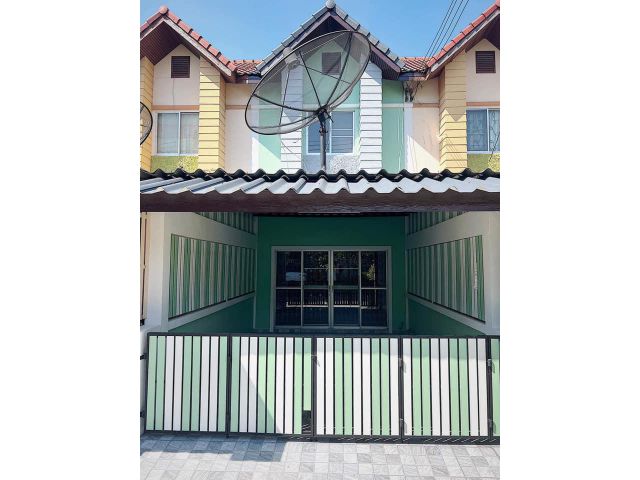 ขายทาวน์เฮ้าส์2ชั้น รีโนเวทใหม่  เรียบมอเตอรเวย์ ใกล้นิคมอมตะ 1-4