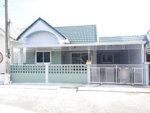 บ้านแฝดชั้นเดียวทาสีกึ่งเงาลงรองพื้นทั้งภายนอก-ภายใน #หมู่บ้านนันทวัน4 พร้อมเข้าอยู่ ทำเลหนองจอก ใกล้โรงพยาบาลหนองจอก