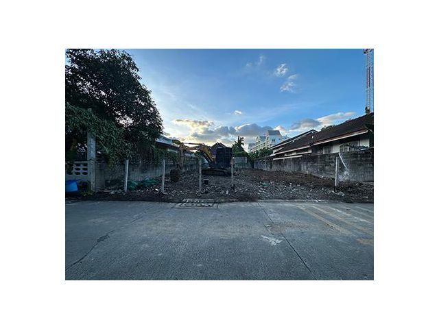 ขายที่ดินเปล่า ลาดพร้าว 93 ถมแล้ว 7.5 ล้านบาท สนใจติดต่อ 0923624932