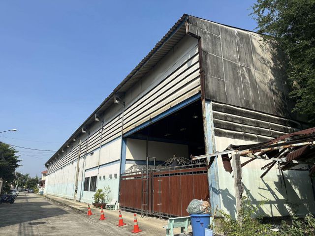 #ให้เช่าโกดังใกล้btsสำโรง ขนาด 2400 ตรม. :เพิ่งได้รับการปรับปรุงใหม่
