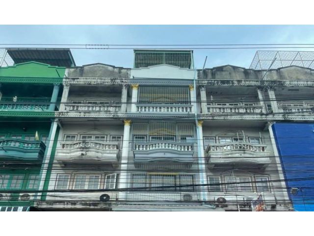 ขายด่วน!!! ตึกอาคารพาณิชย์ 4 ชั้นครึ่ง 1 คูหา ติดถนนแบริ่ง จ.สมุทรปราการ T-6223