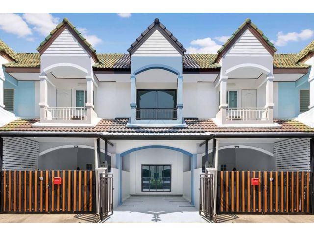 ทาวน์เฮ้าส์ 2 ชั้นถนนเมน #หมู่บ้านธนจิตต์ รีโนเวทพร้อมอยู่ ประตูกระจกบานเลื่อน ใกล้มหาลัยมหิดล โรงเรียนมหิดลวิทยานุสรณ์