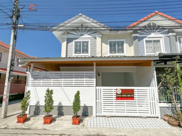 #ทาวน์เฮ้าส์ 2 ชั้น พื้นที่ 22 ตร.ว. ทำเลดี (หลังมุม)ใกล้ Max valu #วัดลาดปลาดุก #หมู่บ้านพฤกษา33 #หน้าบ้านหันทิศใต้