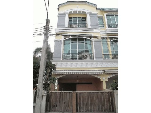 ให้เช่าทาวน์โฮม 3 ชั้น โครงการบ้านกลางเมือง พระราม 9 ศรีนครินทร์ ใกล้ธัญญาพาร์ค