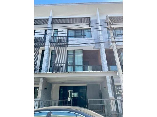 HS0631 ขายทาวน์โฮม3 ชั้น ถนนบางนา-ตราด กม.5  เพล็ก บางนา Plex Bangna