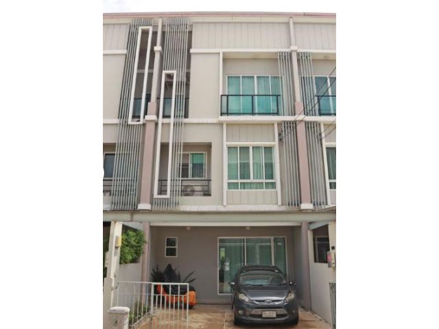 ขายทาวน์โฮม3 ชั้น พาทิโอ พัฒนาการ 38