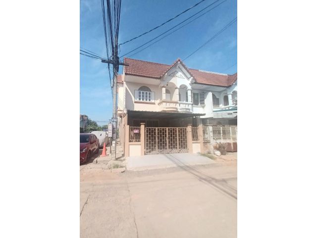 ทาวน์เฮ้าส์  2 ชั้นหลังมุมถนนเมน หันหน้าทิศตะวันออก #หมู่บ้านเสนา4 รีโนเวทใหม่ พร้อมอยู่ ทำเลคลองสามวา ถนนเมนกว้าง