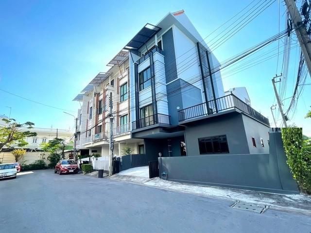 HS0637 ขายทาวน์โฮม 4 ชั้น หลังมุม ย่านสุขุมวิท อ่อนนุช 4 ห้องนอน 4 ห้องน้ำ